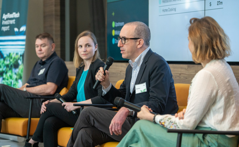 Panel Members, (from left) Michael Dean - AgFunder, Nicole Robinson - LYRO Robotics, Mark Kahn - Omnivore, and Louisa Burwood-Taylor, AgFunder at the AgFunder report launch in Singapore