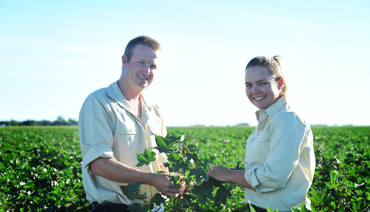 YackerApp Founders agronomists Heath McWhirter and Emma Ayliffe in a crop