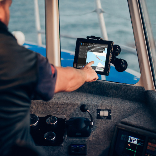 Image for Digital deckhand helping to net data in real time
